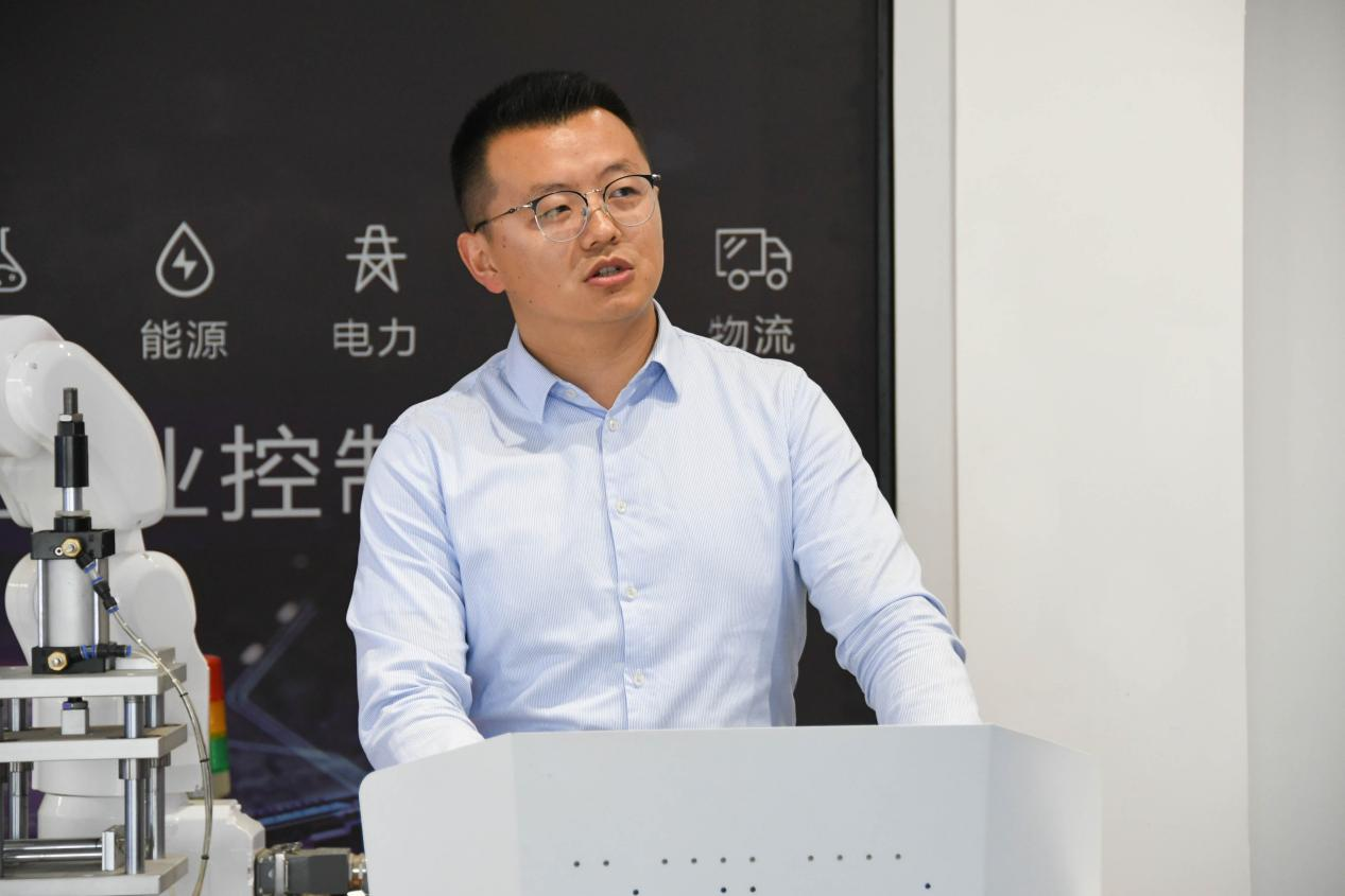 2121非凡国际科技手艺中心总监彭勃